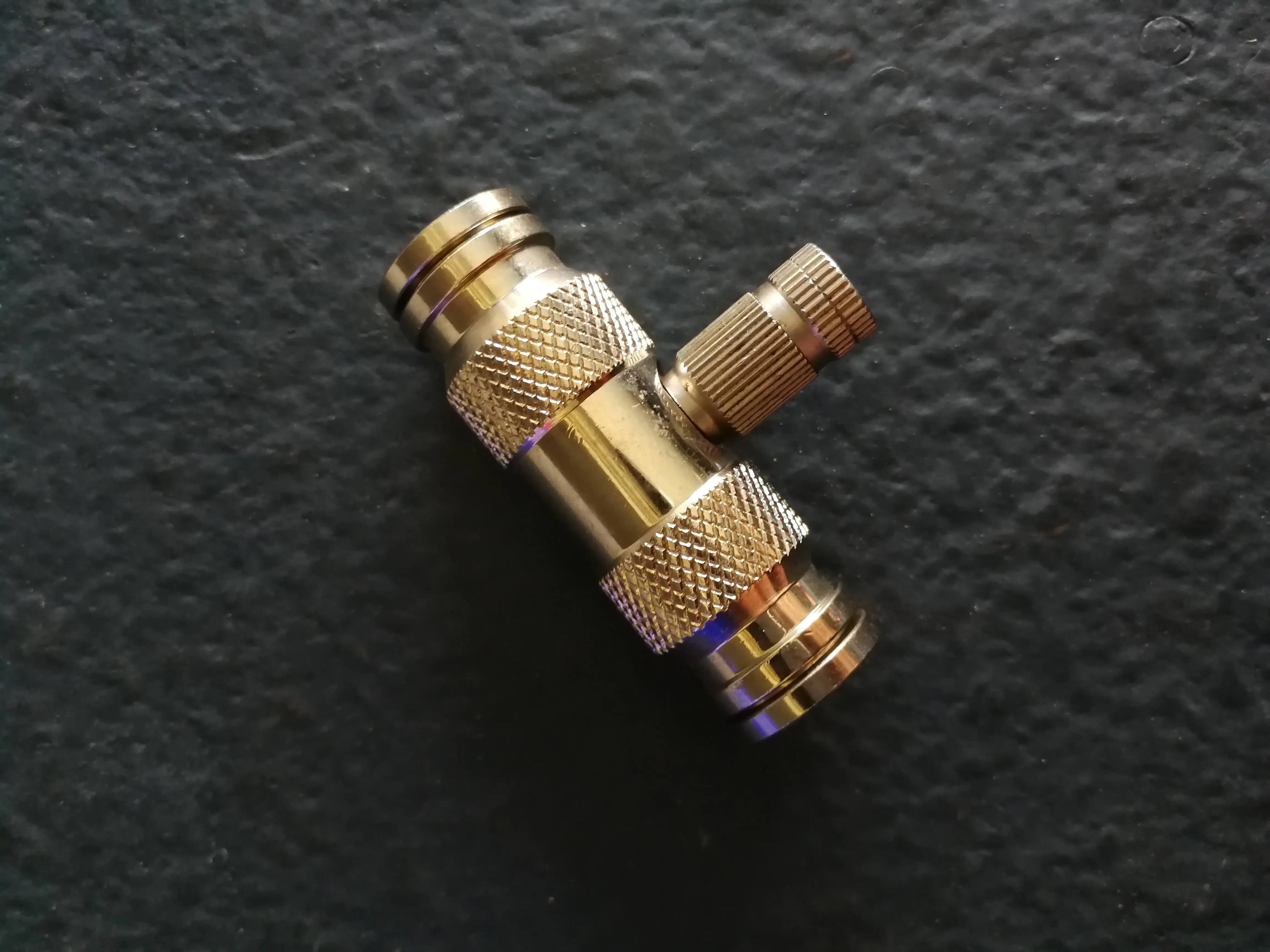Industrial misting nozzles and fittings